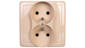 Simon Basic Gniazdo Podwójne Z/U Kompletne Beż Bmgz2/12