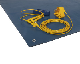 Mata antystatyczna ESD szerokość 1.2m długość 10m grubość 2mm, na blat/podłogę RS PRO 1.2 m x 10 m x 2mm