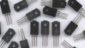 5V 1A 7905 MITSUBISHI TO-220 IZOLOWANY STABILIZATOR