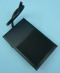 PRZEŁ.NOŻNY 10A/250V ON-(ON)