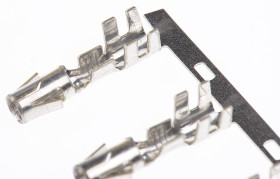 Zacisk zagniatany Żeński TE Connectivity 0.140 Mate-N-LOK 20AWG 0.5mm² Obudowa złącza Mate-N-LOK 0,140