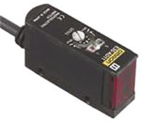 Czujniki fotoelektryczne Rozproszone w obudowie prostokątnej Omron NPN zakres 100 mm Podczerwień