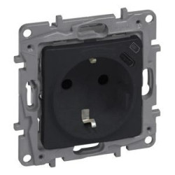 Niloe Selection Gniazdo 2p+z płaskie 16A 250V + USB typ c w plakietce (z przesłoną, zaciski automatyczne) antracyt 762296