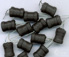 DŁAWIK PIONOWY 470uH 0,7A