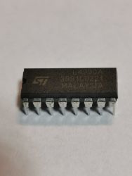 L4990 - UKŁAD SCALONY