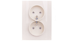 Fiorena Gniazdo Podwójne Z Pe 16A Ip20 Kremowy 22029003