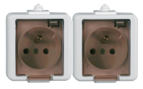 Jantar Gniazdo podwójne 2P+Z bryzgoodporne z pokrywą dymną kolor biały GNT-6J L BI