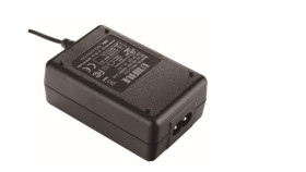 Adapter AC/DC Uwy 5V dc Iwy 2A 12W typ wtyczki: IEC