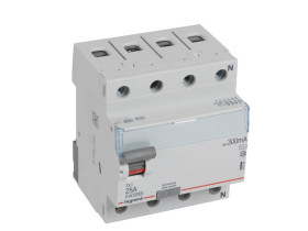 Wyłącznik różnicowoprądowy 4P 25A 300mA typ AC P304 serii TX3 411727 LEGRAND