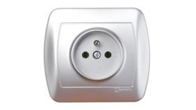 Simon Akord Gniazdo Pojedyncze Z/U 16A Ip20 Aluminium Metalizowane Agz1e/26