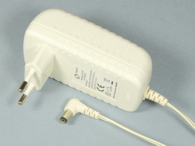 Zasilacz impulsowy +12V 1.5A 2.5/5.5mm