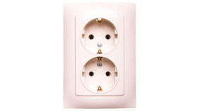 Simon 10 Gniazdo Podwójne Schuko Kremowe 16A 250V Ip20 Cgsz2/41