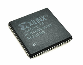 Programowalna tablica logiczna - PLCC84 - XILINX