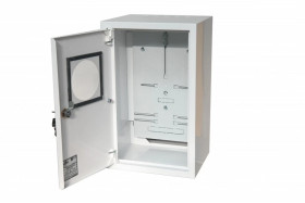 Rozdzielnica natynkowa licznikowa 1x3F zamek okienko RAL 9003A-RZ19