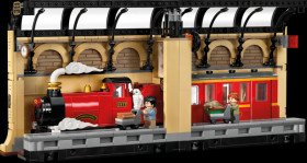 76450 LEGO® Harry Potter™ - Book Nook: Hogwarts™ Express