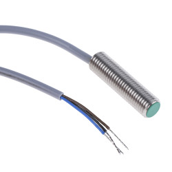 Czujnik zbliżeniowy M8 Indukcyjny 2 mm Baumer Wpuszczany 10→ 30 V DC długość 30mm Gwintowany