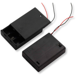 Koszyk na baterie akumulatorki 3x AAA R3 4.5V z przełącznikiem klapka kabel