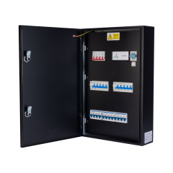 matt:e ARD-3-32-TP-M 32A Connection unit with auto reset and 3x 32A TPN MCBs
