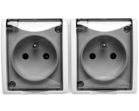 Simon Aquarius Gniazdo hermetyczne podwójne z/u IP54 z i przesłoną torów i klapką transparentną białe AQGZ1-2z/11a