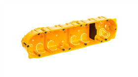 Batibox Puszka Poczwórna Przelotowa Do Karton-Gipsu Fi67x40mm 080044