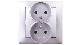 Impresja Gniazdo Podwójne Z/U Z Przesłonami Srebrne Gp-2Yzp/18