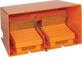 Przełącznik nożny Schneider Electric Metal Chwilowy wł.-wył. 240V 3 A; 270 mA 4NC+4NO IP66