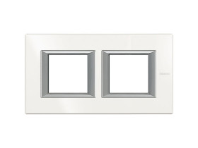 AXOLUTE Ramka prostokątna pozioma 2x2 moduły axolute white HA4802M2HHD LEGRAND