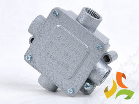 Puszka hermetyczna metalowa 110x110x42 mm odgałęźnik 5x4 mm2 z zaciskami IP55 013 TAREL
