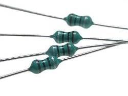 Dławik osiowy 820uH 10% 3x7mm