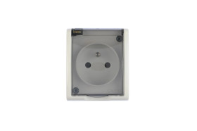 Simon Aquarius Gniazdo hermetyczne pojedyncze z/u IP54 z klapką transparentną białe AQGZ1/11a