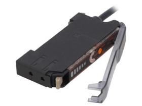 E3X-NA41 Czujnik typu wzmacniacz światłowodowy o napięciu zasilania 12÷24VDC, konfiguracji wyjścia PNP