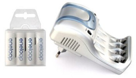 ładowarka N8168N + 4 x R6/AA Eneloop R6 AA 2000mAh BK-3MCCE/4T (box)