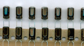 100uF/10V/105C LELON (OPAK. 20 SZT.) KONDENSATOR ELEKTROLITYCZNY