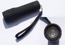LATARKA LED DZ775