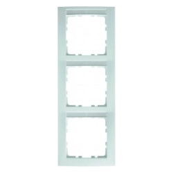 Berker S.1 Ramka potrójna pionowa z polem opisowym śnieżnobiały połysk 10138919