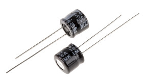 Kondensator 100μF 35V dc Radialny, Otwór przelotowy RS PRO roztaw: 3.5mm 8 (Dia.) x 7mm
