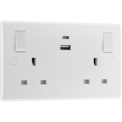 BG 822UAC22 White Nexus Moulded Double Switched 13A Power Socket - USB Charging