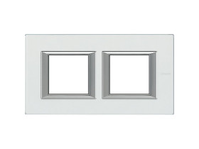AXOLUTE Ramka 2 podwójna prostokątna pozioma 2X2 moduły krystaliczne szkło HA4802M2HVKA LEGRAND