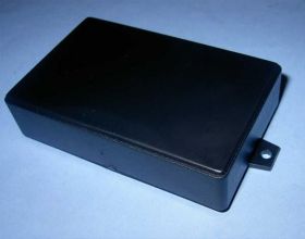 KM-26NC-ABS OBUDOWA 89x55x23 Z USZKAMI