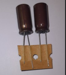 Kondensator elektrolityczny 330uF 35V 105' 10x20mm ELNA RJJ-35V331MH5E-T2 cena netto