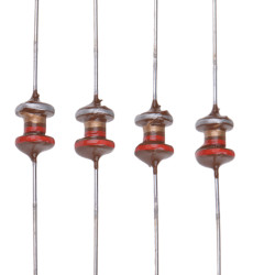 Cewka indukcyjna 2,2 μH 3.65A Osiowe ±10% Wyprowadzenia osiowe Q: 60 55mΩ Rdc rdzeń ferrytowy