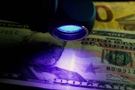 Latarka czołowa ArmyTek Wizard C2 WUV White & Ultraviolet F08901UF 1100 lm