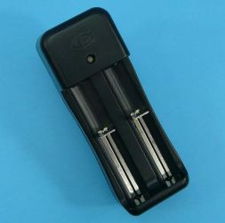 ŁADOW.2xLi-ion 10440/18650/26650/32650