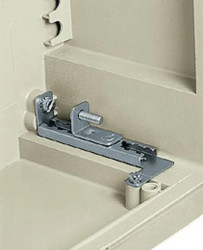 Zestaw 4 szt. suwaków z kątownikami z regulacją płyty montażowej w PLM 43 i 54 NSYDPLM200