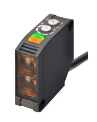 E3JK-DR14 2M Czujnik odbiciowy, wyjście przekaźnikowe NO/NC 3A 250V, zasięg 0.3m, światło podczerwone (IR), uniwersalne zasilani