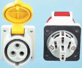Złącze przemysłowe - zasilające 16A Gniazdo 400 V 3P + N + E Żeński MENNEKES Czerwony Montaż na panelu IP44