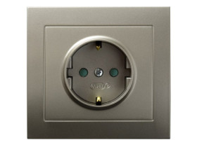 KIER Gniazdo pojedyncze z uziemieniem schuko z przesłonami torów prądowych satyna light GP-1WSP/45 OSPEL