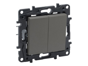 NILOE STEP Wyłącznik podwójny świecznikowy stal 863405 LEGRAND