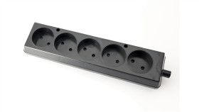 Gniazdo Przenośne Pięciokrotne 16A 2P 250V Czarne Gn-560