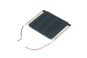 Photonic Thin-Film Battery for Indoor Low-Light Energy Harvesting